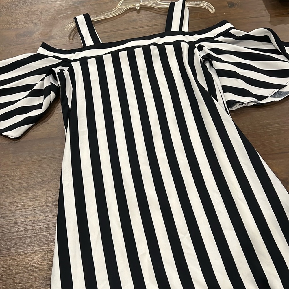 Striped dress - Picture 1 of 4